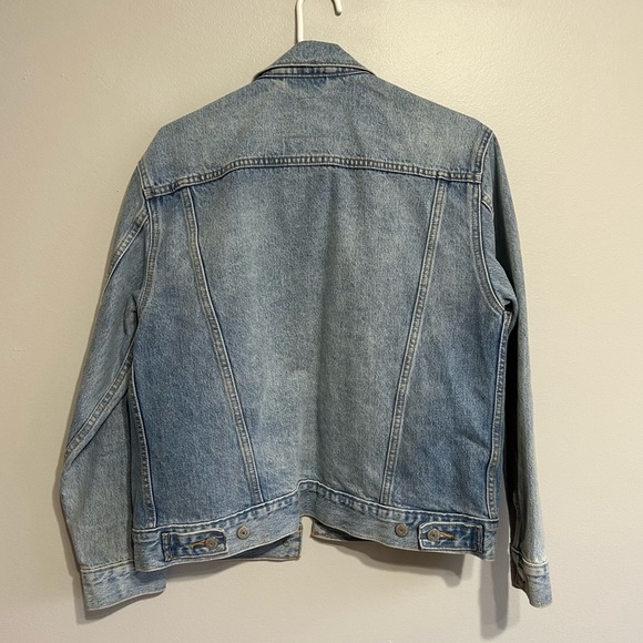 Levi’s Light Wash Denim Jean Jacket Size Medium - Picture 5 of 5